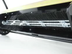 Balayeuse Remorquée D'1 M 22 Pour Tondeuses Autoportées Balai Ramasseur -Motofaucheuse Soldes balayeuse remorque d 1 m 22 pour tondeuses autoportes balai ramasseur balayeuse geotech 6750 0 1422459348 IMG 8438