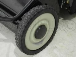 Balayeuse Remorquée Pour Tracteurs Tondeuses Autoportées (à Traction) - Balai Ramasseur 22 Balayeuse Remorquée Pour Tracteurs Tondeuses Autoportées (à Traction) - Balai Ramasseur -Motofaucheuse Soldes balayeuse remorque pour tracteurs tondeuses autoportes traction balai ramasseur balayeuse geotech 3538 0 1406196554 IMG 2292