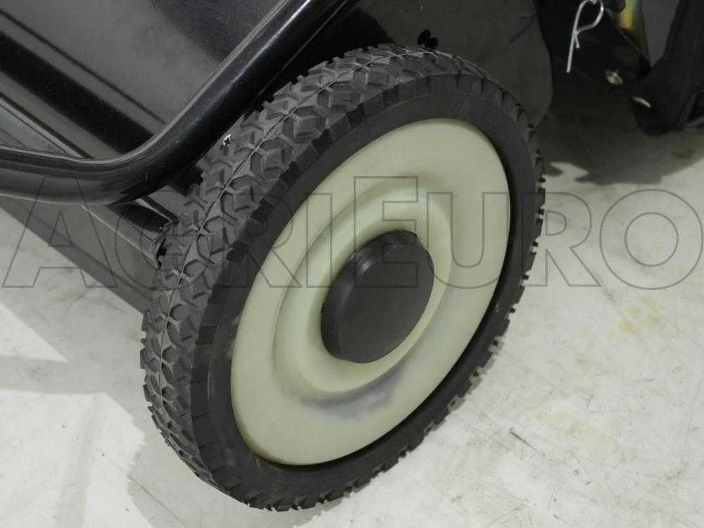 Balayeuse Remorquée Pour Tracteurs Tondeuses Autoportées (à Traction) - Balai Ramasseur 11 Balayeuse Remorquée Pour Tracteurs Tondeuses Autoportées (à Traction) - Balai Ramasseur – Image 9