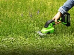 Cisaille à Batterie Pour L'herbe GREENWORKS G24SHT -Kit Batterie De 24V/2.0ah Et Chargeur 39 Cisaille à Batterie Pour L'herbe GREENWORKS G24SHT -Kit Batterie De 24V/2.0ah Et Chargeur -Motofaucheuse Soldes cisaille batterie pour l herbe greenworks g24sht kit batterie de 24v 2 0ah et chargeur caractristiques principales 29971 3 1624016744 IMG 60cc876890103