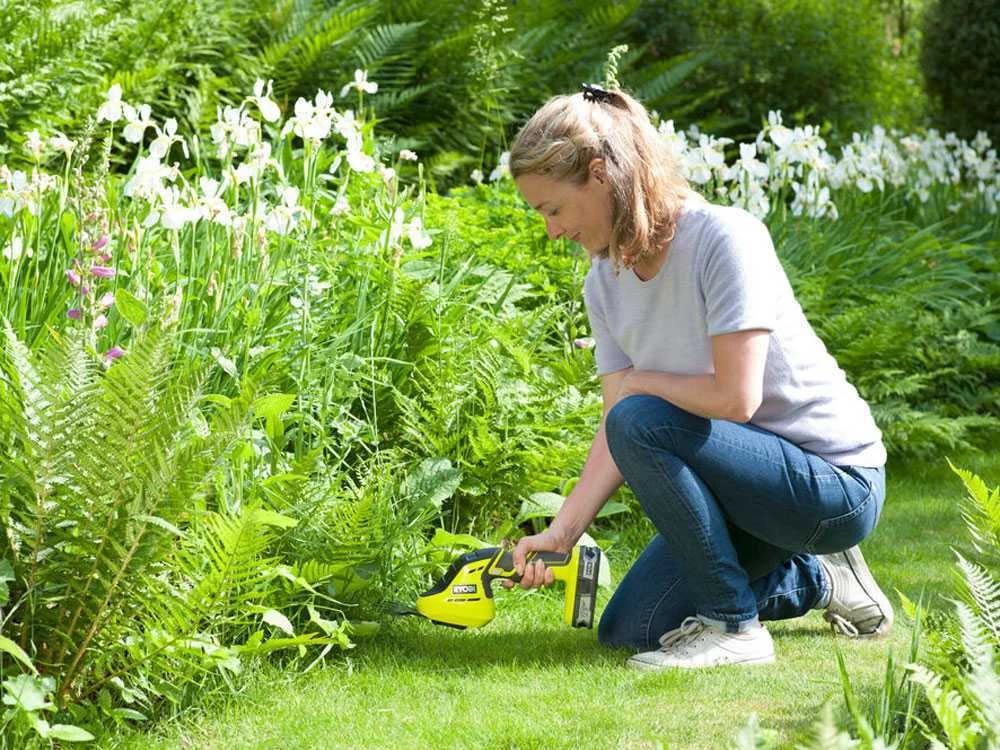 Cisaille à Batterie Pour Pelouse RYOBI OGS1822 - 18V - SANS BATTERIE NI CHARGEUR 3 Cisaille à Batterie Pour Pelouse RYOBI OGS1822 - 18V - SANS BATTERIE NI CHARGEUR