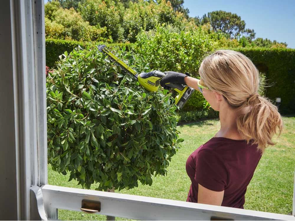 Cisaille à Batterie Pour Pelouse RYOBI OGS1822 - 18V - SANS BATTERIE NI CHARGEUR 4 Cisaille à Batterie Pour Pelouse RYOBI OGS1822 - 18V - SANS BATTERIE NI CHARGEUR – Image 2