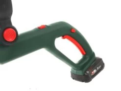 Coupe-bordures à Batterie Bosch EasyGrassCut 18V / 26 - Débroussailleuse à Batterie Au Lithium De 18 V 2.5 Ah 35 Coupe-bordures à Batterie Bosch EasyGrassCut 18V / 26 - Débroussailleuse à Batterie Au Lithium De 18 V 2.5 Ah -Motofaucheuse Soldes coupe bordures batterie bosch easygrasscut 18v 26 dbroussailleuse batterie au lithium de 18 v 2 5 ah moteur lectrique et batterie 35214 1 1655209678 IMG 62a87ece5f0a3