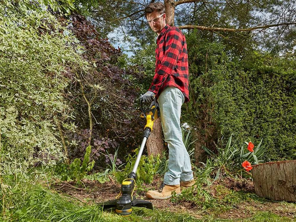 Coupe-bordures à Batterie STANLEY FATMAX V20 - 18V - 4AH 4 Coupe-bordures à Batterie STANLEY FATMAX V20 - 18V - 4AH – Image 2