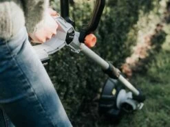 Coupe-bordures électrique à Batterie Batavia - SANS BATTERIE NI CHARGEUR 36 Coupe-bordures électrique à Batterie Batavia - SANS BATTERIE NI CHARGEUR -Motofaucheuse Soldes coupe bordures lectrique batterie batavia sans batterie ni chargeur coupe bordures lectrique batterie batavia sans batterie ni chargeur 32920 5 1644323556 IMG 620262e463eb0