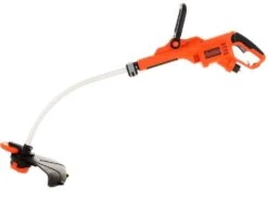 Coupe-bordures électrique Black & Decker GL7033CAKIT-QS - 700W -Motofaucheuse Soldes coupe bordures lectrique black decker gl7033cakit qs 700w dbroussailleuse lectrique black decker gl7033cakit qs 24651 4 1596031097 IMG 5f218079a253b