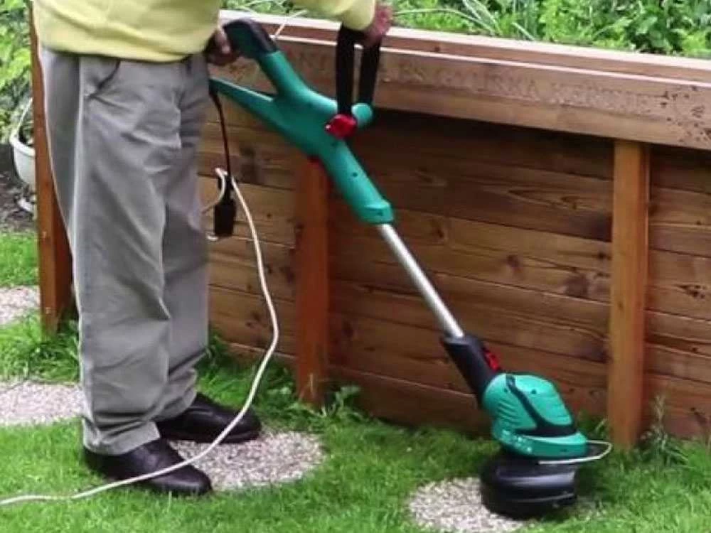 Coupe-bordures électrique Bosch ART 30 - Moteur De 550W - Diamètre De Coupe 30 Cm 21 Coupe-bordures électrique Bosch ART 30 - Moteur De 550W - Diamètre De Coupe 30 Cm – Image 19