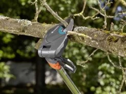 Coupe-branches Gardena StarCut 160 Plus - Sécateur Sur Perche De 160cm - Ø 32mm -Motofaucheuse Soldes coupe branches gardena starcut 160 plus scateur sur perche de 160cm 32mm coupe branches scateur sur perche 12922 0 1523267808 image 1