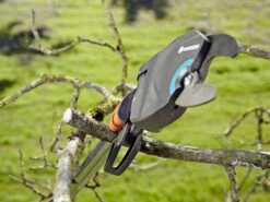 Coupe-branches Gardena StarCut 160 Plus - Sécateur Sur Perche De 160cm - Ø 32mm -Motofaucheuse Soldes coupe branches gardena starcut 160 plus scateur sur perche de 160cm 32mm tte de coupe inclinable 12922 1 1523268571 image