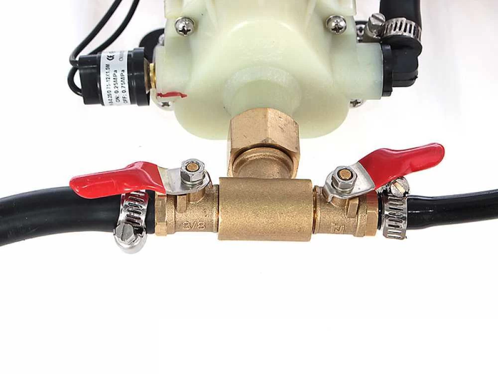 Cuve De Pulvérisation Et Désherbage 100 Litres Avec Dispositif Attelage Pompe électrique 12 V 17 Cuve De Pulvérisation Et Désherbage 100 Litres Avec Dispositif Attelage Pompe électrique 12 V – Image 15