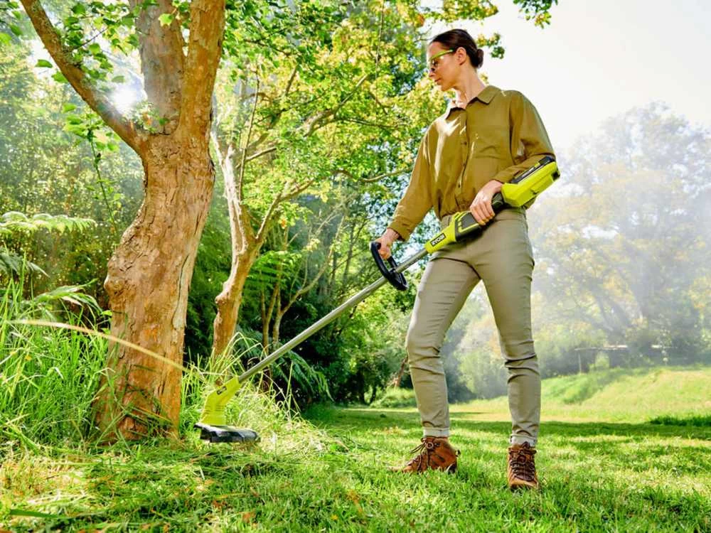 Débroussailleuse à Batterie RYOBI RY36LT33A-0 - 36v - 4Ah - Coupe De 28-33mm 3 Débroussailleuse à Batterie RYOBI RY36LT33A-0 - 36v - 4Ah - Coupe De 28-33mm