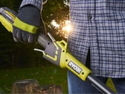 Débroussailleuse à Batterie RYOBI RY36LT33A-0 - 36V - Coupe 28-33mm - BATTERIES ET CHARGEUR NON INCLUS -Motofaucheuse Soldes dbroussailleuse batterie ryobi ry36lt33a 0 36v coupe 28 33mm batteries et chargeur non inclus moteur lectrique batterie 28641 2 1619514099 IMG 6087d2f3bc032