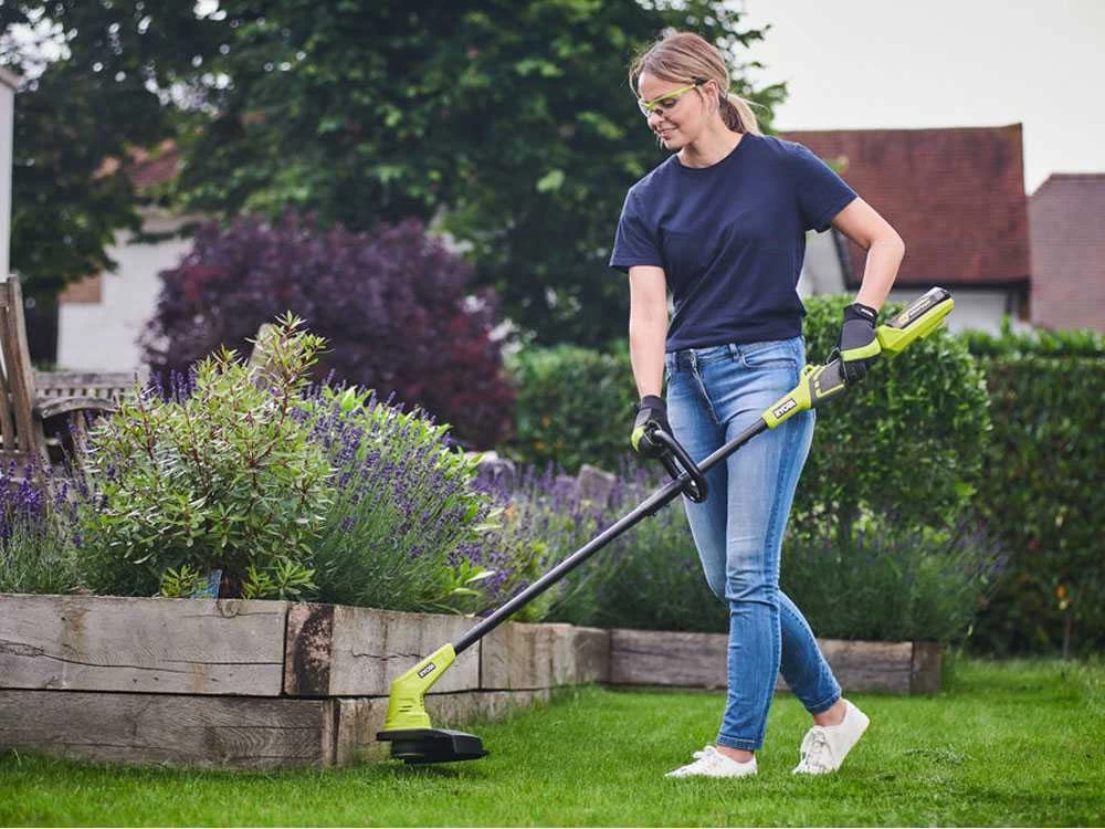 Débroussailleuse à Batterie RYOBI RY36LT33A-120 - 36v - 2.0 Ah - Coupe De 28-33cm 3 Débroussailleuse à Batterie RYOBI RY36LT33A-120 - 36v - 2.0 Ah - Coupe De 28-33cm