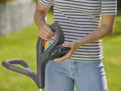 Gardena SmallCut 23/18V P4A - Coupe-bordures à Batterie - 2Ah -Motofaucheuse Soldes gardena smallcut 23 18v p4a coupe bordures batterie 2ah coupe bordures batterie gardena smallcut 23 18v p4a 41517 15 1683012172 IMG 6450ba4c6c02d