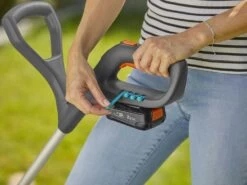 Gardena SmallCut 23/18V P4A - Coupe-bordures à Batterie - 2Ah -Motofaucheuse Soldes gardena smallcut 23 18v p4a coupe bordures batterie 2ah coupe bordures batterie gardena smallcut 23 18v p4a 41517 15 1683012172 IMG 6450ba4c736da