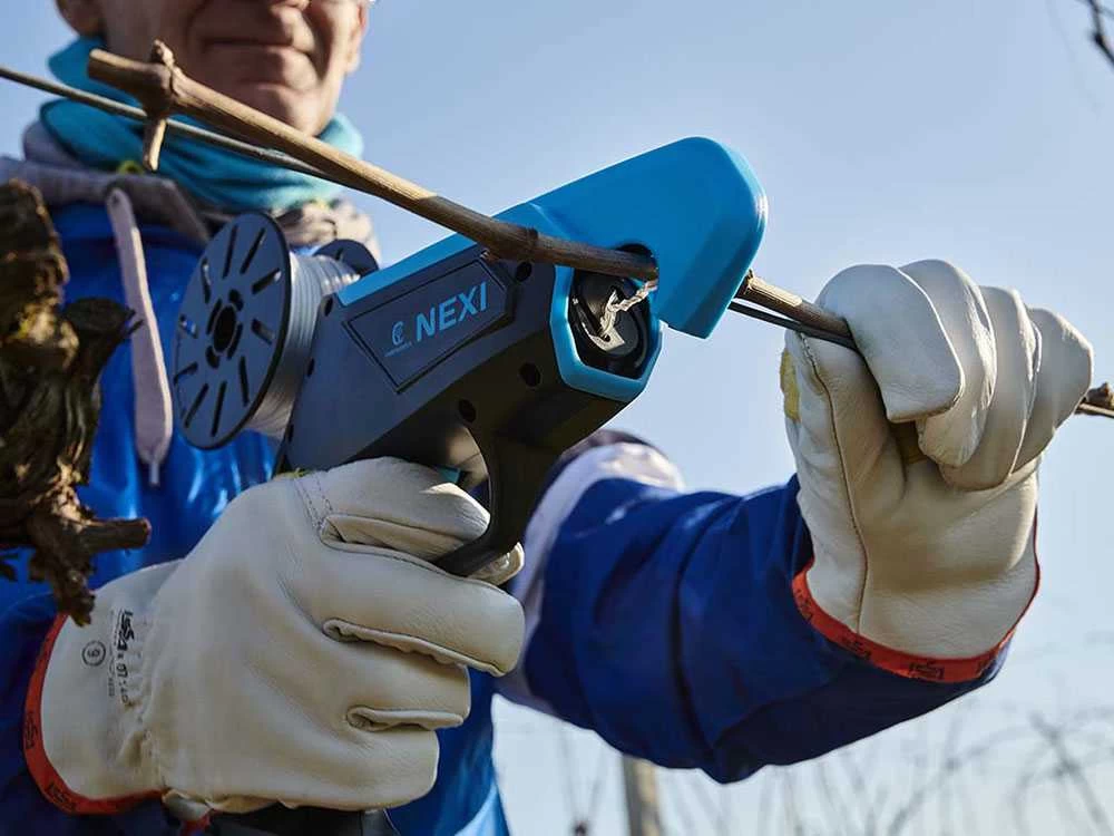 Lieuse Pour Vigne électrique à Batterie Campagnola NEXI - 2 Batteries De 14,4 V - 2,5 Ah 6 Lieuse Pour Vigne électrique à Batterie Campagnola NEXI - 2 Batteries De 14,4 V - 2,5 Ah – Image 4