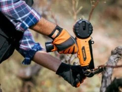 Lieuse Pour Vignoble électrique à Batterie Bahco BCL40IB- 2 Batteries Et Chargeur Inclus -Motofaucheuse Soldes lieuse pour vignoble lectrique batterie bahco bcl40ib 2 batteries et chargeur inclus lieuse pour vignes batterie bahco bcl40ib 28085 0 1617786454 IMG 606d76562b13e