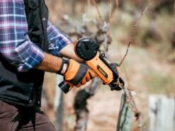 Lieuse Pour Vignoble électrique à Batterie Bahco BCL40IB- 2 Batteries Et Chargeur Inclus -Motofaucheuse Soldes lieuse pour vignoble lectrique batterie bahco bcl40ib 2 batteries et chargeur inclus lieuse pour vignes batterie bahco bcl40ib 28085 0 1617786454 IMG 606d7656bdab0