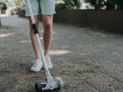 Nettoyeur De Joints à Batterie BATAVIA - Deux Brosses Offertes - SANS BATTERIE NI CHARGEUR -Motofaucheuse Soldes nettoyeur de joints batterie batavia deux brosses offertes sans batterie ni chargeur nettoyeur de joints batterie batavia avec batterie 18v 2ah 32783 5 1643878129 IMG 61fb96f17b028