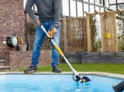 Nettoyeur De Sols Extérieurs à Batterie Batavia TWIN BRUSH - 18V 2Ah 30 Nettoyeur De Sols Extérieurs à Batterie Batavia TWIN BRUSH - 18V 2Ah -Motofaucheuse Soldes nettoyeur de sols extrieurs batterie batavia twin brush 18v 2ah tte et perch 38465 15 1668681852 IMG 6376107c5c637