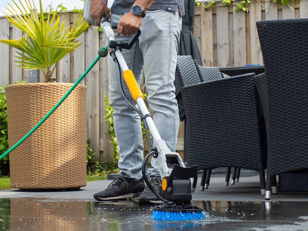 Nettoyeur De Sols Extérieurs à Batterie Batavia TWIN BRUSH - 18V 2Ah 12 Nettoyeur De Sols Extérieurs à Batterie Batavia TWIN BRUSH - 18V 2Ah – Image 10