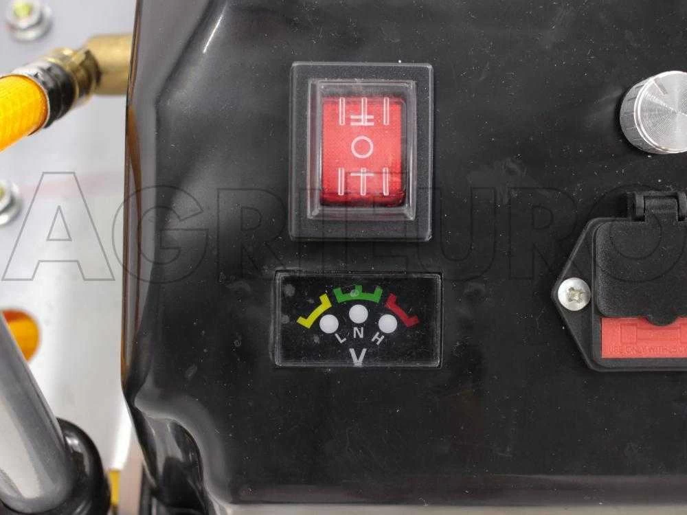 Pompe De Pulvérisation électrique à Batterie Sur Chariot GeoTech SP 320 E 5 Pompe De Pulvérisation électrique à Batterie Sur Chariot GeoTech SP 320 E – Image 3