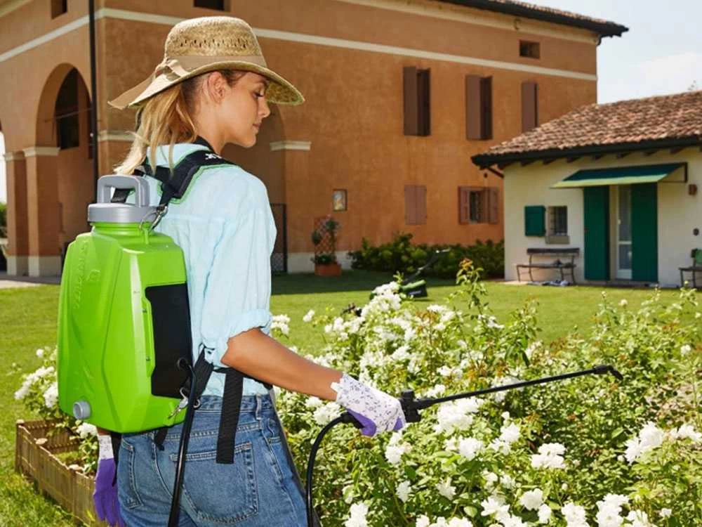 Pulvérisateur à Batterie à Dos Verdemax FUTURA 8L Batterie Au Lithium 12V 2.5Ah 6 Pulvérisateur à Batterie à Dos Verdemax FUTURA 8L Batterie Au Lithium 12V 2.5Ah – Image 4