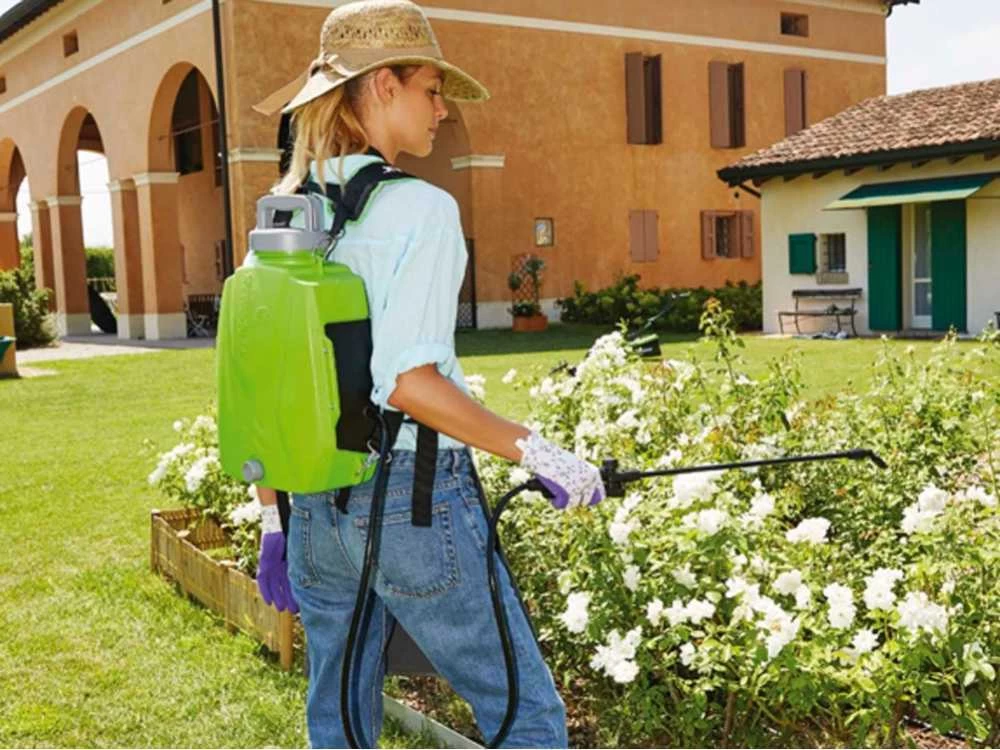 Pulvérisateur à Batterie à Dos Verdemax FUTURA 8L Batterie Au Lithium 12V 2.5Ah 7 Pulvérisateur à Batterie à Dos Verdemax FUTURA 8L Batterie Au Lithium 12V 2.5Ah – Image 5