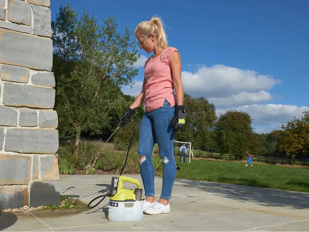 Pulvérisateur à Batterie RYOBI OWS1880 - 18V - Réservoir 3.5L - SANS BATTERIE NI CHARGEUR 3 Pulvérisateur à Batterie RYOBI OWS1880 - 18V - Réservoir 3.5L - SANS BATTERIE NI CHARGEUR