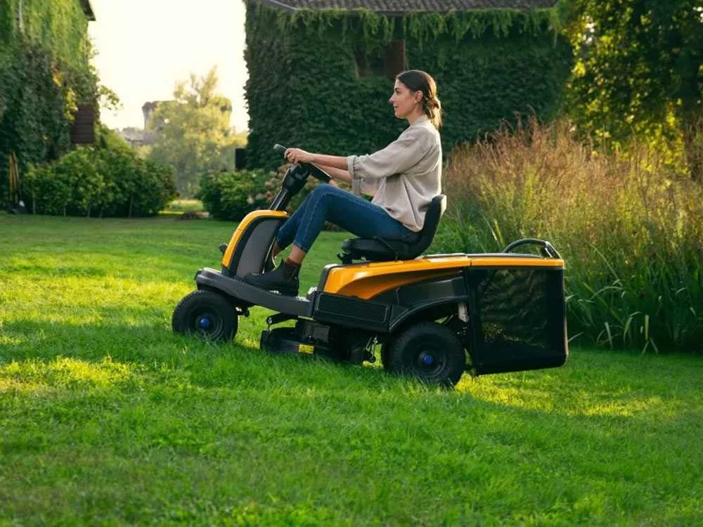 Rider Tracteur Tondeuse Stiga SWIFT 372e - Batteries EPower - Largeur De Coupe 72 Cm 19 Rider Tracteur Tondeuse Stiga SWIFT 372e - Batteries EPower - Largeur De Coupe 72 Cm – Image 17