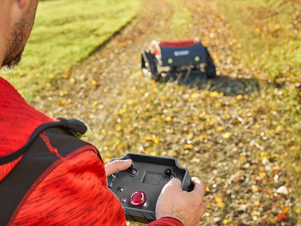 Robot Tondeuse Débroussailleuse Radiocommandé Hybride BlueBird FM 23-53 5 Robot Tondeuse Débroussailleuse Radiocommandé Hybride BlueBird FM 23-53 – Image 3