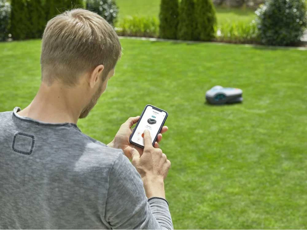 Robot Tondeuse Gardena SILENO Life 1500 - Surface Conseillée 1500 M2 - Largeur De Coupe 22 Cm 19 Robot Tondeuse Gardena SILENO Life 1500 - Surface Conseillée 1500 M2 - Largeur De Coupe 22 Cm – Image 17