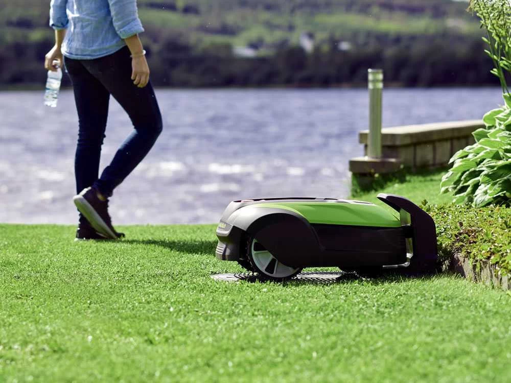 Robot Tondeuse Greenworks OPTIMOW 15 GRL115 - Tondeuse Avec Câble Périmétrique 22 Robot Tondeuse Greenworks OPTIMOW 15 GRL115 - Tondeuse Avec Câble Périmétrique – Image 20