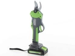 Sécateur électrique à Batterie Verdemax FE20 - Batterie De 20V 2Ah - Ø 30mm -Motofaucheuse Soldes scateur lectrique batterie verdemax fe20 batterie de 20v 2ah 30mm scateur batterie verdemax fe20 33171 1 1645610043 IMG 6216043bf1d87