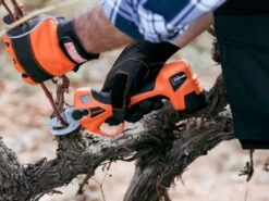 Sécateur électrique De Taille Bahco BCL20IB - 2 Batteries 14,4V/2.5 Ah - Diamètre De Coupe 32mm 27 Sécateur électrique De Taille Bahco BCL20IB - 2 Batteries 14,4V/2.5 Ah - Diamètre De Coupe 32mm -Motofaucheuse Soldes scateur lectrique de taille bahco bcl20ib 2 batteries 14 4v 2 5 ah diamtre de coupe 32mm scateur lectrique de taille batterie bahco bcl20ib 28072 1 1617715152 IMG 606c5fd07d289