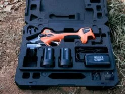 Sécateur électrique De Taille Bahco BCL20IB - 2 Batteries 14,4V/2.5 Ah - Diamètre De Coupe 32mm 31 Sécateur électrique De Taille Bahco BCL20IB - 2 Batteries 14,4V/2.5 Ah - Diamètre De Coupe 32mm -Motofaucheuse Soldes scateur lectrique de taille bahco bcl20ib 2 batteries 14 4v 2 5 ah diamtre de coupe 32mm scateur lectrique de taille batterie bahco bcl20ib 28072 1 1617715152 IMG 606c5fd085875