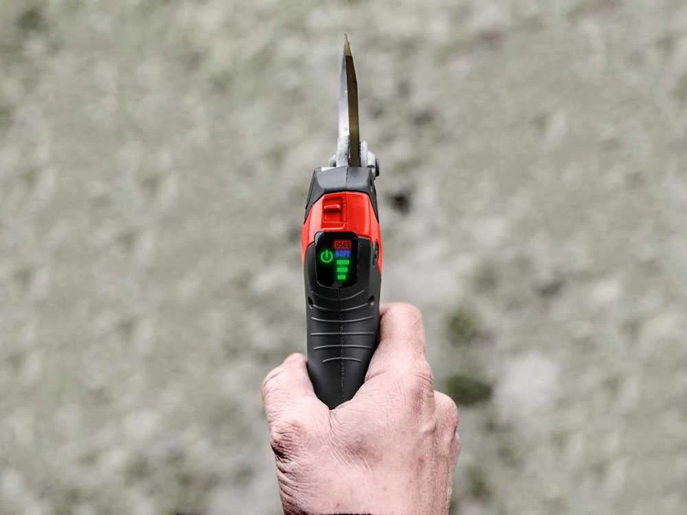 Sécateur électrique De Taille Infaco F3020 - Kit Standard Ø 40 Mm Pour Vergers Et Vignes 10 Sécateur électrique De Taille Infaco F3020 - Kit Standard Ø 40 Mm Pour Vergers Et Vignes – Image 8