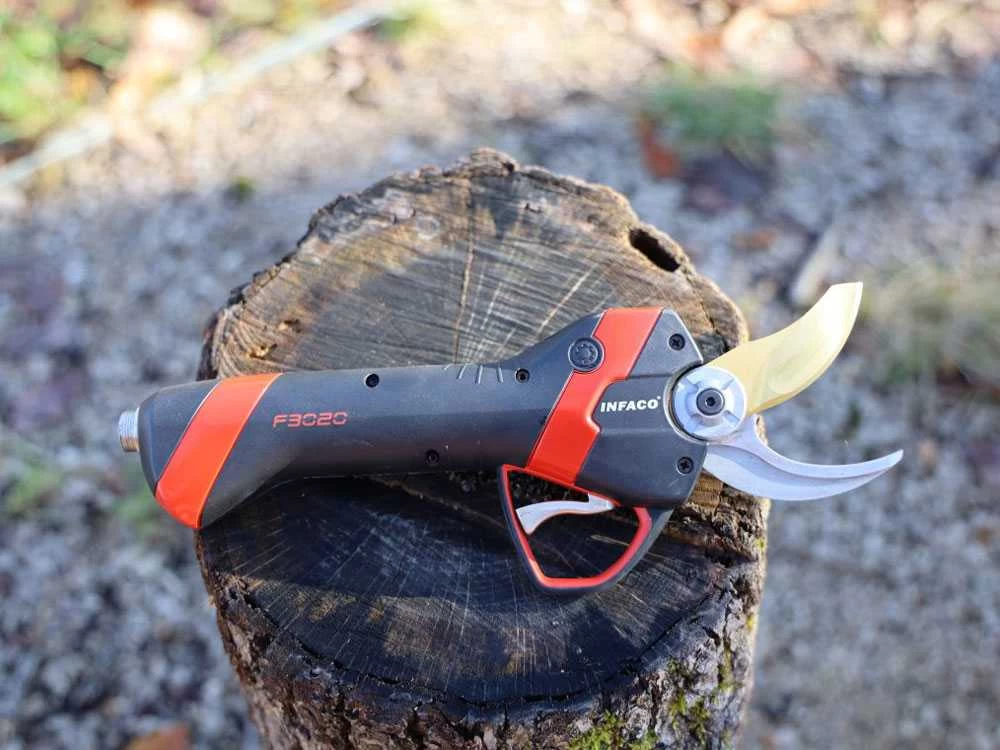 Sécateur électrique De Taille Infaco F3020 - Kit Standard Ø 40 Mm Pour Vergers Et Vignes 11 Sécateur électrique De Taille Infaco F3020 - Kit Standard Ø 40 Mm Pour Vergers Et Vignes – Image 9