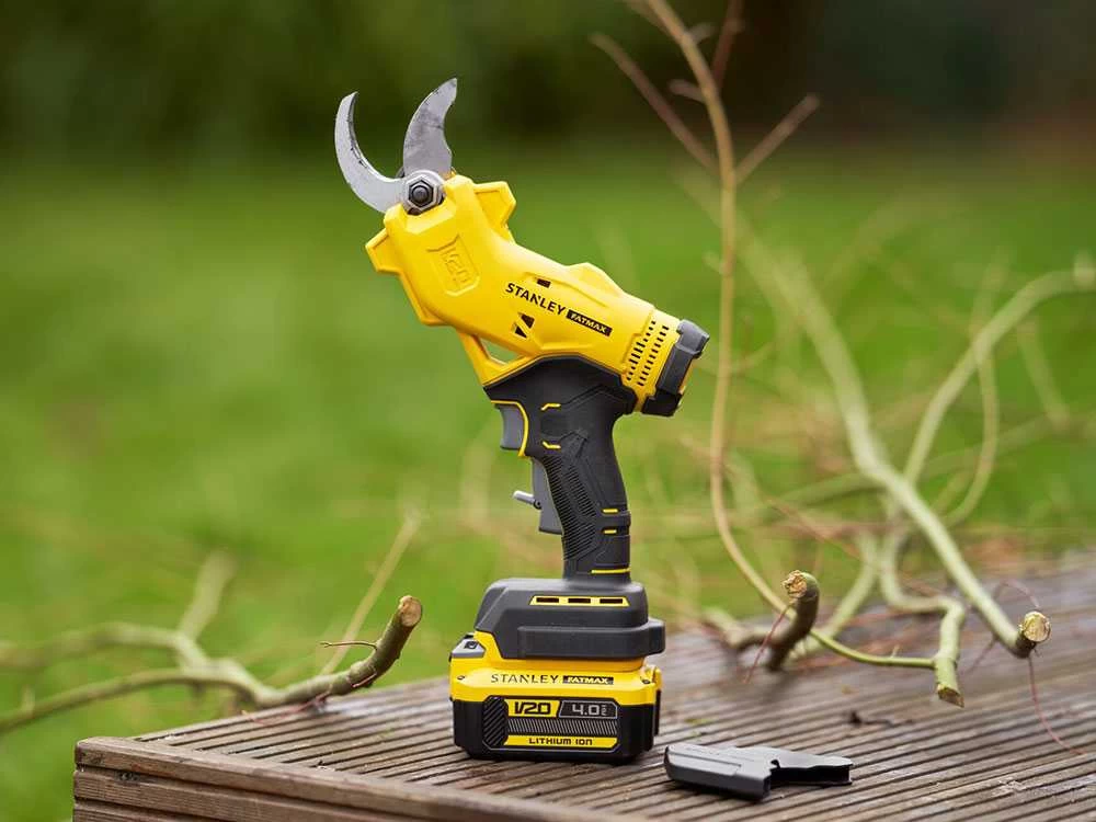 Sécateur électrique De Taille Stanley SFMCPP32M1-QW - Batterie De 20V/4Ah 12 Sécateur électrique De Taille Stanley SFMCPP32M1-QW - Batterie De 20V/4Ah – Image 10