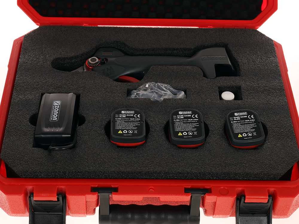 Sécateur électrique De Taille Zanon ZM 32 - Coupe 32 Mm - 3 Batteries De 16.8V/2.5Ah 13 Sécateur électrique De Taille Zanon ZM 32 - Coupe 32 Mm - 3 Batteries De 16.8V/2.5Ah – Image 11