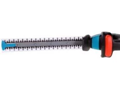 Taille-haie à Batterie Gardena EasyCut 40/18V P4A 41 Taille-haie à Batterie Gardena EasyCut 40/18V P4A -Motofaucheuse Soldes taille haie batterie gardena easycut 40 18v p4a la lame 41473 3 1681731378 IMG 643d2f320644d