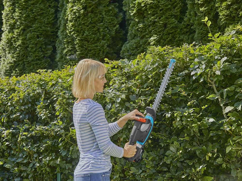 Taille-haie à Batterie Gardena EasyCut 40/18V P4A Seul - SANS BATTERIE NI CHARGEUR DE BATTERIE 19 Taille-haie à Batterie Gardena EasyCut 40/18V P4A Seul - SANS BATTERIE NI CHARGEUR DE BATTERIE – Image 17