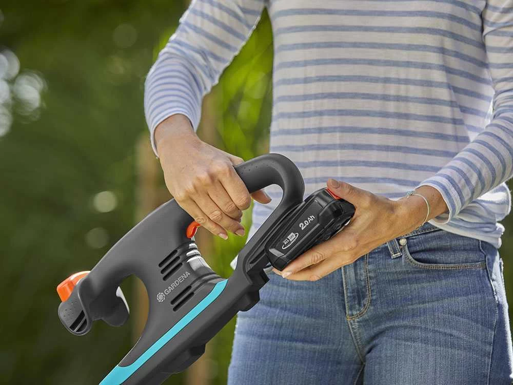 Taille-haie à Batterie Gardena EasyCut 40/18V P4A Seul - SANS BATTERIE NI CHARGEUR DE BATTERIE 4 Taille-haie à Batterie Gardena EasyCut 40/18V P4A Seul - SANS BATTERIE NI CHARGEUR DE BATTERIE – Image 2