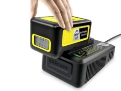 Taille-haie à Batterie Karcher HGE 36-60 - Lame 60 Cm - 36 V 39 Taille-haie à Batterie Karcher HGE 36-60 - Lame 60 Cm - 36 V -Motofaucheuse Soldes taille haie batterie karcher hge 36 60 lame 60 cm 36 v starter kit battery power 36 25 24132 13 1592985596 IMG 5ef307fc06507