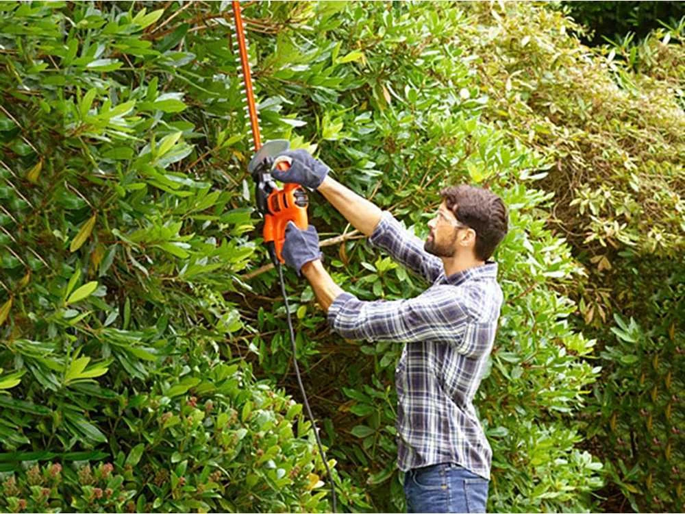 Taille-haie électrique Black & Decker BEHT251C10-QS - Taille-haie 450W Avec Barre De 50 Cm 3 Taille-haie électrique Black & Decker BEHT251C10-QS - Taille-haie 450W Avec Barre De 50 Cm