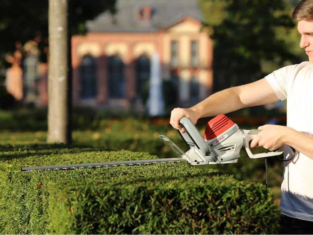 Taille-haie électrique IKRA IHS 600 - Puissance 50V - 600 W Avec Lamier De 55 Cm 4 Taille-haie électrique IKRA IHS 600 - Puissance 50V - 600 W Avec Lamier De 55 Cm – Image 2