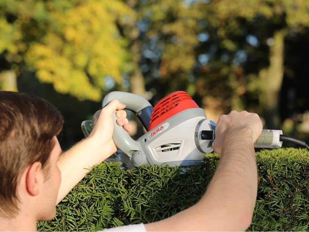 Taille-haie électrique IKRA IHS 600 - Puissance 50V - 600 W Avec Lamier De 55 Cm 5 Taille-haie électrique IKRA IHS 600 - Puissance 50V - 600 W Avec Lamier De 55 Cm – Image 3