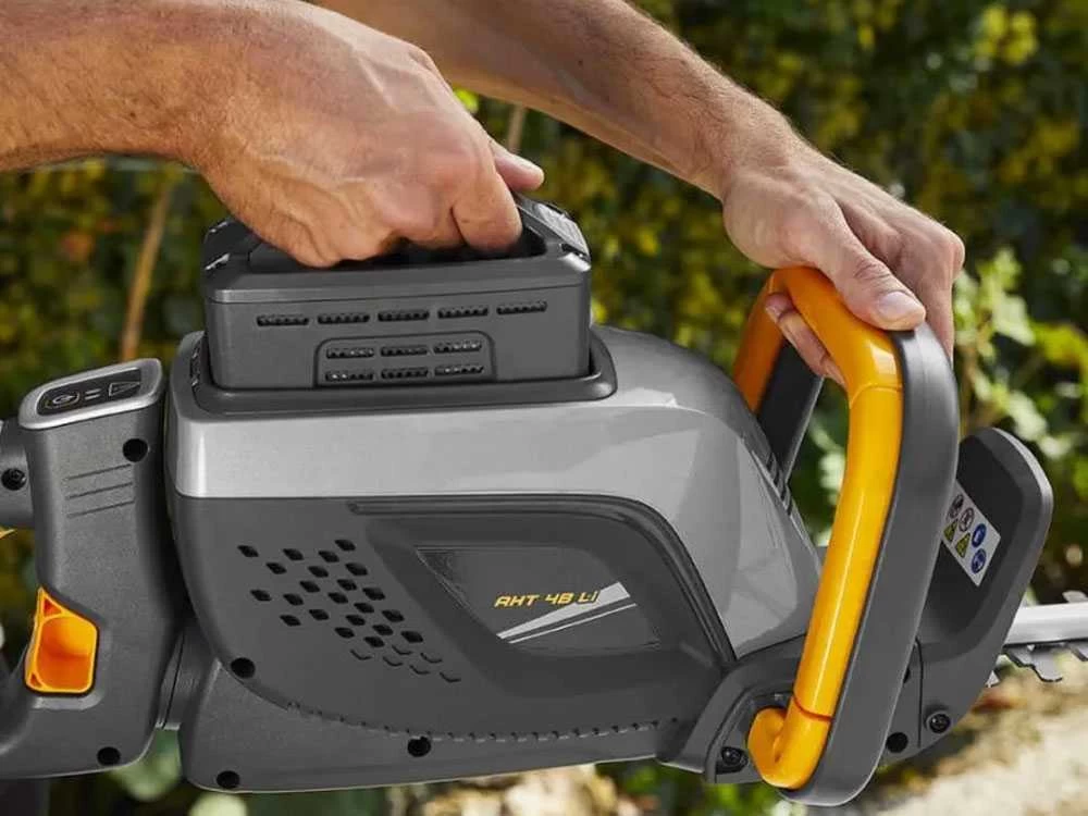 Taille-haies électrique à Batterie Alpina AHT 48 LI - Longueur De La Lame 58 Cm - Batterie Et Chargeur Inclus 22 Taille-haies électrique à Batterie Alpina AHT 48 LI - Longueur De La Lame 58 Cm - Batterie Et Chargeur Inclus – Image 20