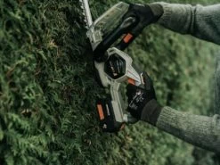 Taille-haies électrique à Batterie Batavia - Lame De 51 Cm En Acier - SANS BATTERIE NI CHARGEUR 27 Taille-haies électrique à Batterie Batavia - Lame De 51 Cm En Acier - SANS BATTERIE NI CHARGEUR -Motofaucheuse Soldes taille haies lectrique batterie batavia lame de 51 cm en acier sans batterie ni chargeur taille haies lectrique batterie batavia 32934 5 1644399273 IMG 62038aa923b63