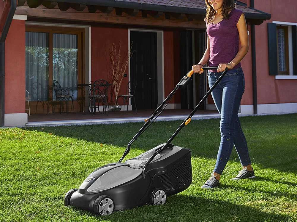 Tondeuse à Gazon électrique Sur Batterie Alpina AL1 3020 Li - Bac De Ramassage 4 Tondeuse à Gazon électrique Sur Batterie Alpina AL1 3020 Li - Bac De Ramassage – Image 2